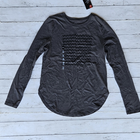 Under Armour Sz XS Long Sleeved Tee - Picture 1 of 6